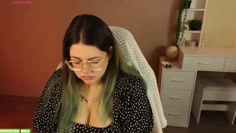 Tina. Im topless model  online show from 6, 11, 2025