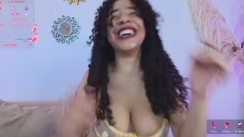 Aillyn Perez online show from 21, 10, 2025