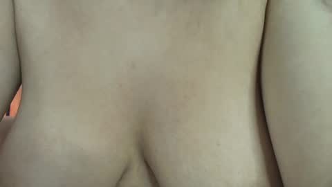 Snapshot of sunflower_aillyn chatting on 7, 7, 2026 Aillyn Perez online show from 7, 7, 2026