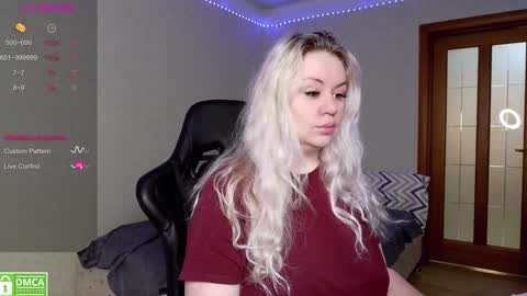 Snapshot of sunny_mood chatting on 4, 1, 2025 sunny mood online show from 4, 1, 2025