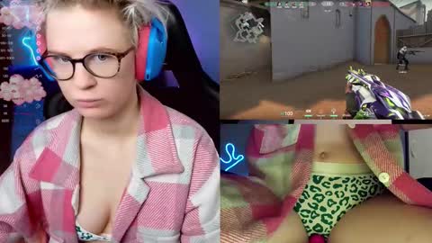 Snapshot of sunny_mood chatting on 22, 11, 2025 sunny mood online show from 22, 11, 2025