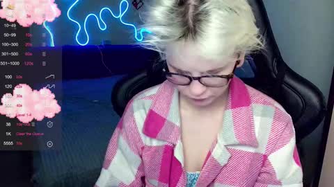 Snapshot of sunny_mood chatting on 2, 12, 2025 sunny mood online show from 2, 12, 2025