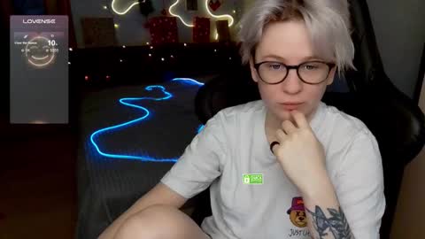 Snapshot of sunny_mood chatting on 14, 12, 2025 sunny mood online show from 14, 12, 2025