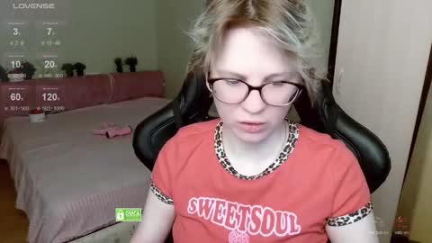 Snapshot of sunny_mood chatting on 28, 4, 2026 sunny mood online show from 28, 4, 2026