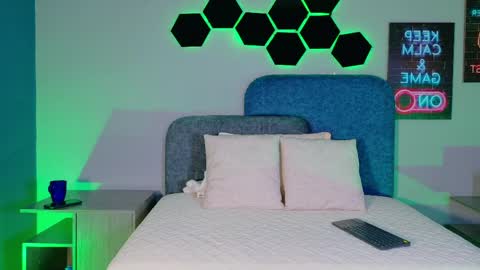 Sunny River online show from 4, 4, 2026