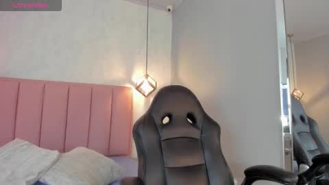  S U N N Y online show from 21, 10, 2025