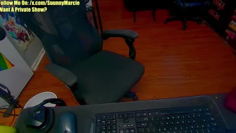 Snapshot of sunnymarcie chatting on 4, 3, 2025 Sunny Marcie online show from 4, 3, 2025