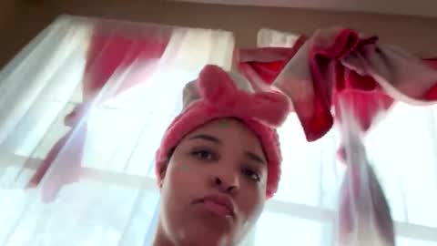 Snapshot of sunsh1n3gurl chatting on 1, 6, 2026 sunsh1n3gurl online show from 1, 6, 2026