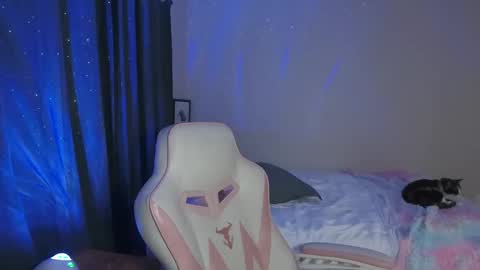 Rosey Darling online show from 2, 2, 2025