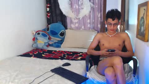 Snapshot of superasian143xx chatting on 11, 1, 2025 GAY online show from 11, 1, 2025