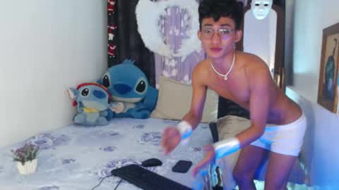 Snapshot of superasian143xx chatting on 16, 1, 2025 GAY online show from 16, 1, 2025