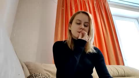 Snapshot of supereasyx chatting on 18, 1, 2025 Annie online show from 18, 1, 2025