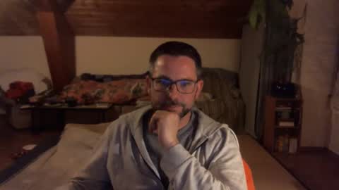 supersquirrel81 online show from 5, 12, 2025