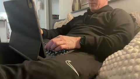 surfstar81 online show from 12, 1, 2026