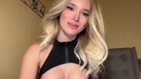 Mia online show from 24, 11, 2025