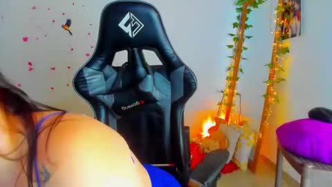 Snapshot of susan_fox1 chatting on 15, 11, 2025 Dani online show from 15, 11, 2025