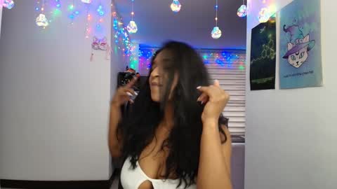 Snapshot of susanrhodes chatting on 29, 12, 2024 Andrea - Migue online show from 29, 12, 2024