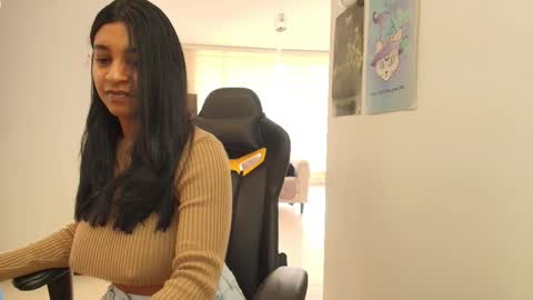 Snapshot of susanrhodes chatting on 16, 2, 2025 Andrea - Migue online show from 16, 2, 2025