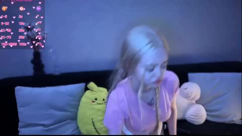 Snapshot of susieevans chatting on 25, 2, 2025 Sue online show from 25, 2, 2025