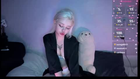 Snapshot of susieevans chatting on 14, 9, 2025 Sue online show from 14, 9, 2025