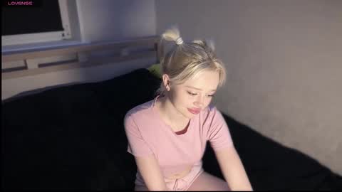 Snapshot of susieevans chatting on 6, 2, 2026 Sue online show from 6, 2, 2026