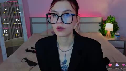 Snapshot of susiemorris chatting on 10, 11, 2025 Susie online show from 10, 11, 2025