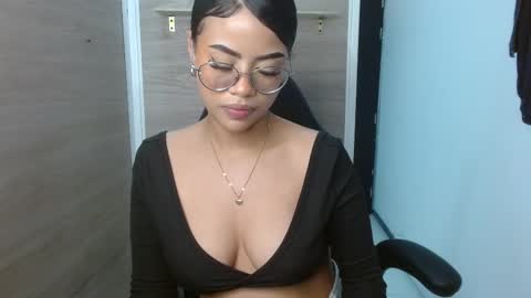 Snapshot of sussan_love01 chatting on 19, 2, 2025 Susan online show from 19, 2, 2025