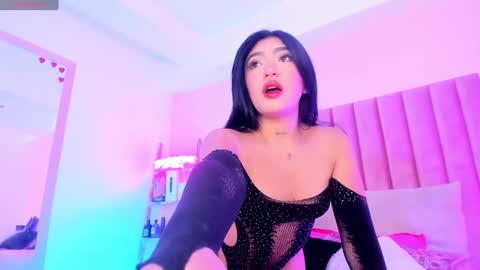 Sussan Nicole  online show from 27, 1, 2025