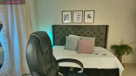 Snapshot of sussy__stone chatting on 8, 12, 2024 online show from 8, 12, 2024