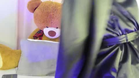 suzan__cooper2 online show from 12, 1, 2025