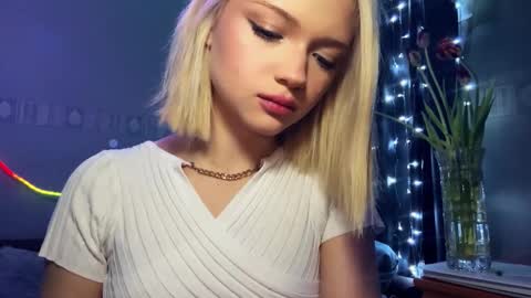 Snapshot of suzannabarmes chatting on 13, 3, 2026 Stacy online show from 13, 3, 2026