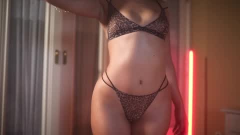 suzysuza online show from 23, 3, 2026