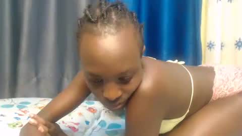 Petite Queen online show from 30, 12, 2024