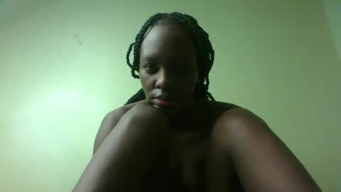 Petite Queen online show from 17, 1, 2025