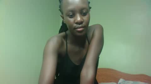 Petite Queen online show from 17, 1, 2025
