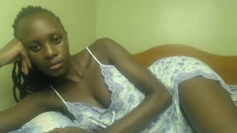 Petite Queen online show from 23, 1, 2025