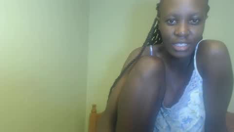 Petite Queen online show from 24, 1, 2025