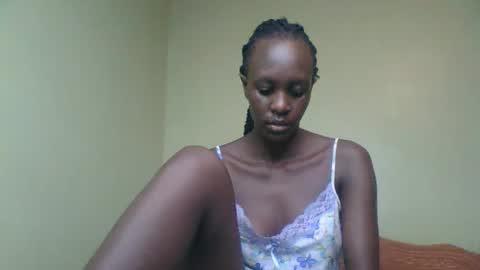 Petite Queen online show from 27, 1, 2025