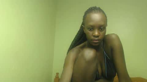 Petite Queen online show from 28, 1, 2025