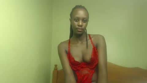 Petite Queen online show from 28, 1, 2025