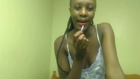 Petite Queen online show from 30, 1, 2025