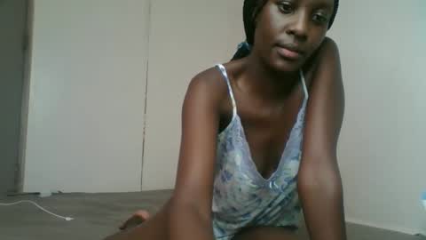 Petite Queen online show from 13, 2, 2025