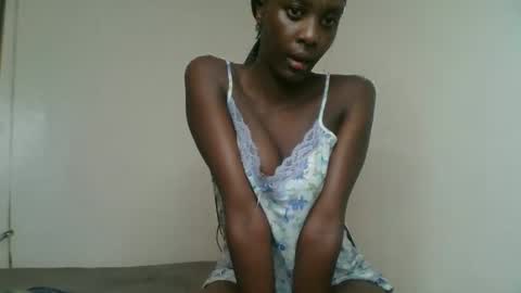 Petite Queen online show from 13, 2, 2025