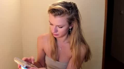 Snapshot of sweet_angel_a chatting on 20, 12, 2025 Ann - your sweet girl online show from 20, 12, 2025