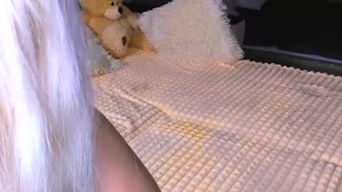 Snapshot of sweet_barbe chatting on 28, 9, 2025 Alice online show from 28, 9, 2025