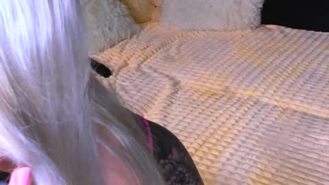 Snapshot of sweet_barbe chatting on 20, 10, 2025 Alice online show from 20, 10, 2025