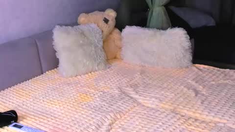 Snapshot of sweet_barbe chatting on 27, 10, 2025 Alice online show from 27, 10, 2025