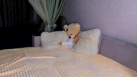 Snapshot of sweet_barbe chatting on 27, 11, 2025 Alice online show from 27, 11, 2025