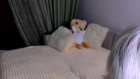 Snapshot of sweet_barbe chatting on 8, 2, 2026 Alice online show from 8, 2, 2026