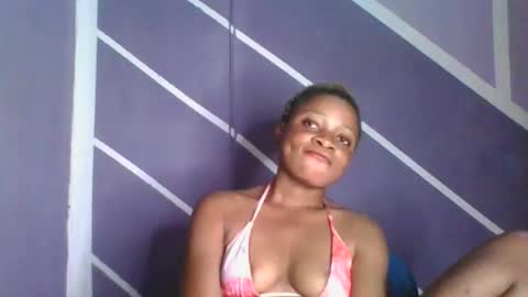 Snapshot of sweet_berry31 chatting on 5, 10, 2025 baby girl online show from 5, 10, 2025